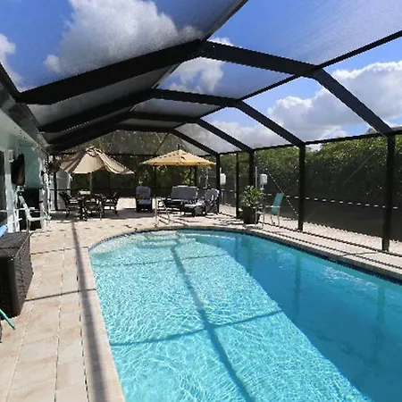 44 Fairview Blvd. Villa